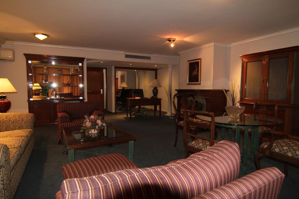 Crystal Palace Hotel Montevideo Esterno foto
